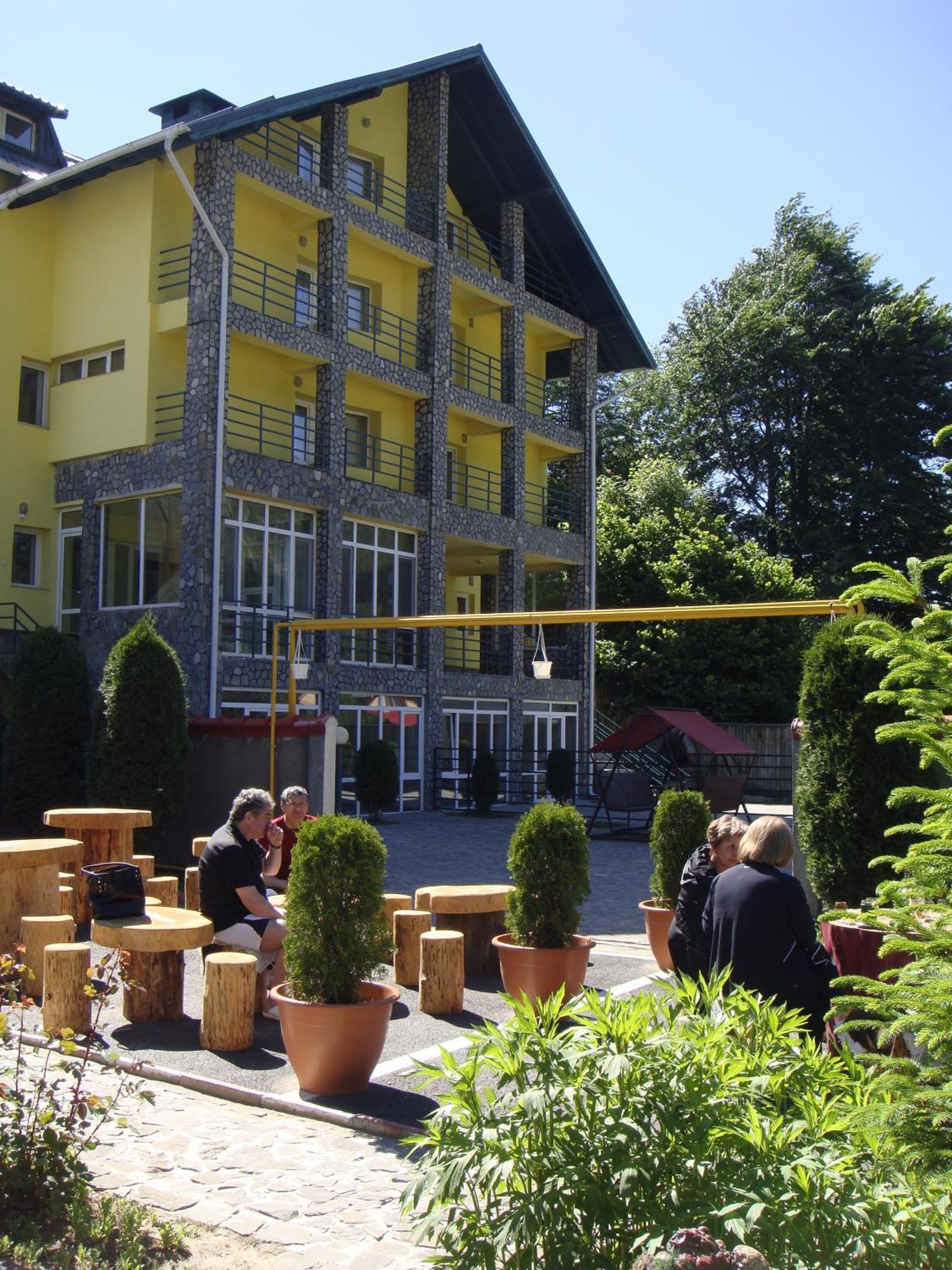 Hotel Complex Mona Caraiman Buşteni Exterior foto